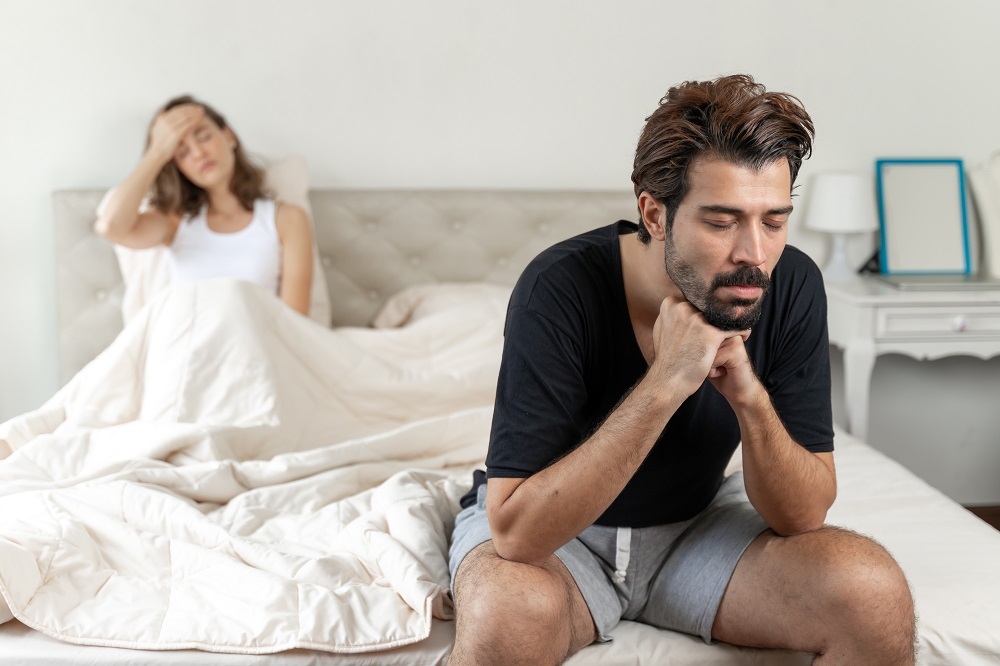 Pareja peleada debido a amarres de amor caseros